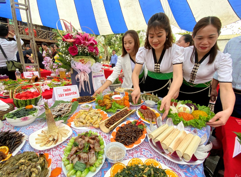 Phần thi ẩm thực bắt mắt với nhiều món ăn truyền thống.